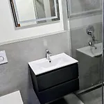 Mit 4 Betten, Bad, Wc, Kueche Und Balkon Pensjonat *
