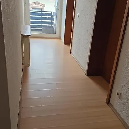 Pensjonat Mit 4 Betten, Bad, Wc, Kueche Und Balkon Karlsbad