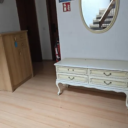 Mit 4 Betten, Bad, Wc, Kueche Und Balkon