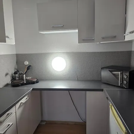 Mit 4 Betten, Bad, Wc, Kueche Und Balkon * Karlsbad